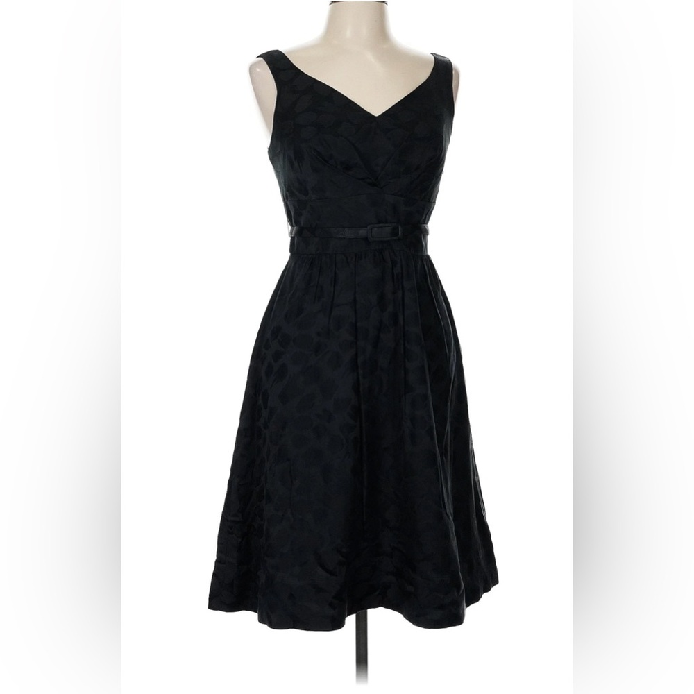 White House Black Market Black Silk V-Neck Sleeveless Cocktail Dress